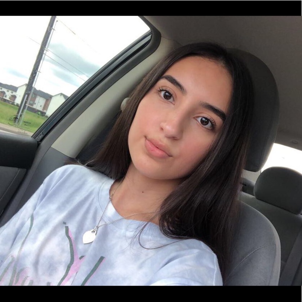Meet your Posher, Alondra